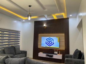 Tastefully furnished 2 bedroom
